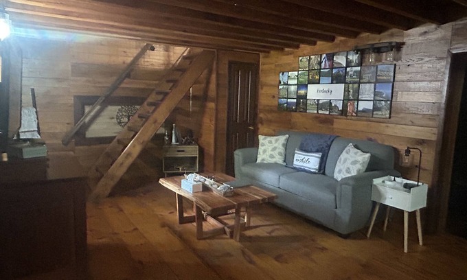Cane Valley Cabin | Idyllic Cabin on the Lake Getaway Near Green River Lake