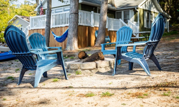 Oxford Cabin | Scenic Cabin on the Lake with Family-Friendly Amenities