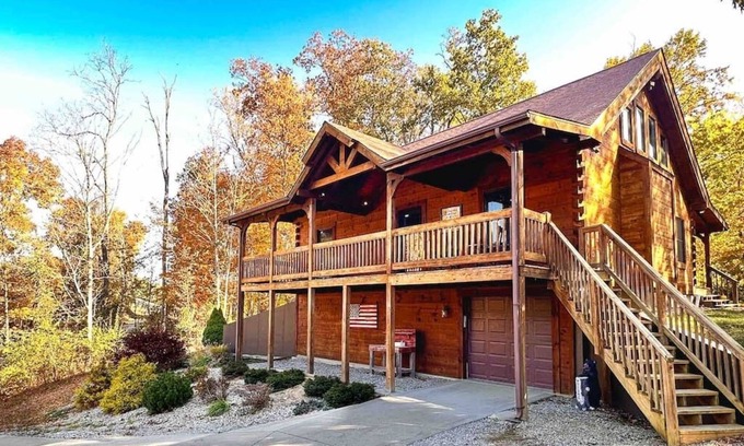 Canaan Cabin | Cozy Cabin on the Ridge with Kitchen & Family-Friendly Perks