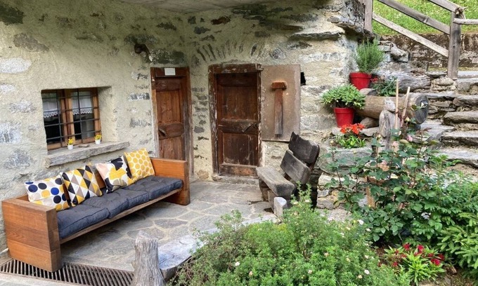Grosio Ski Chalet | Cabin on the River in Valtellina