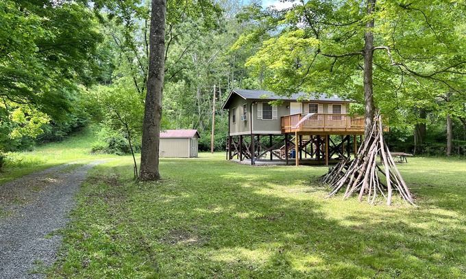 Great Cacapon Cabin | Idyllic Cabin on the Water with Private Beach Access