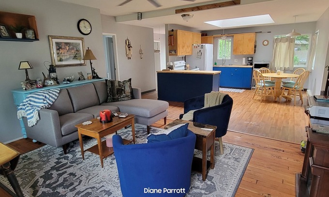 Grapeview Cabin | Scenic Cabin Retreat near Mason Lake with Olympic Views