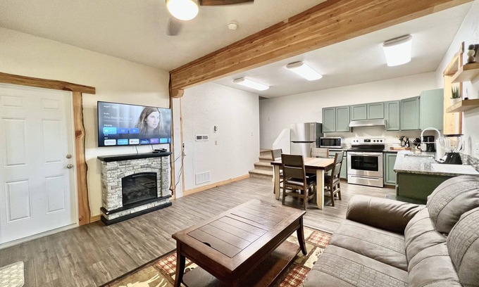 Garden Valley Cabin | Ideal Cabin Retreat Near Terrace Lakes with Ocean View