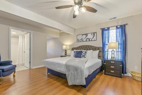 Cartersville House | Cozy Cabin Retreat with Back Deck Near LakePoint PBR