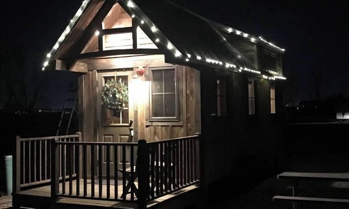 Vineyard House | Lakefront Tiny Home Cabin with Pool and Spa Amenities
