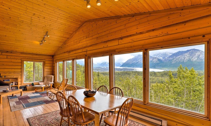 Sutton Cabin | Idyllic Cabin with Glacier Views near Matanuska River!