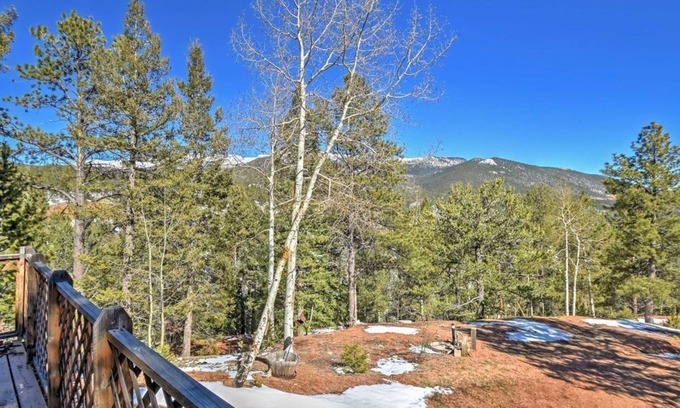 Rainbow Valley Cabin | Cozy Cabin with Mountain Views Near Mueller State Park