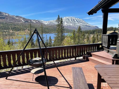 Atra Apartment | Scenic Cabin with Breathtaking Views at Gaustablikk