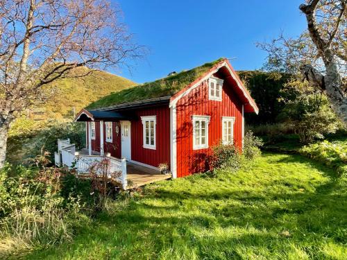 Vestvagøy Ski Chalet | Charming Cabin Retreat in Lofoten - Rated 9.7/10