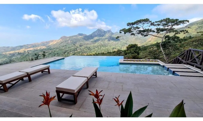 Sora House | Cozy Cabin with Heated Pool & Breathtaking Mountain Views