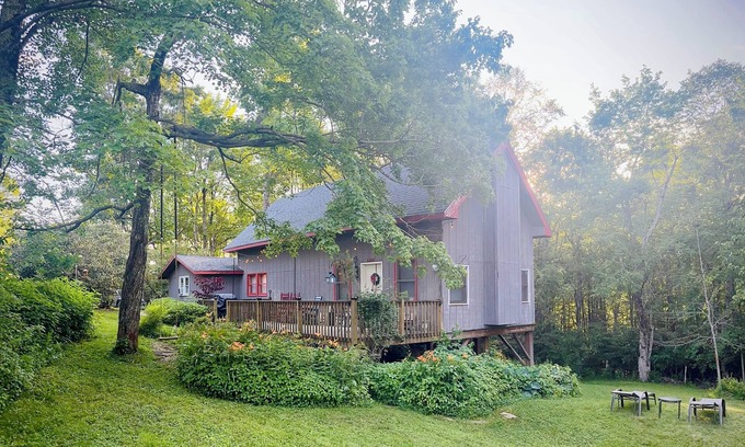 Todd Cabin | Cozy Mountain Cabin Retreat: Pet Friendly Near Boone