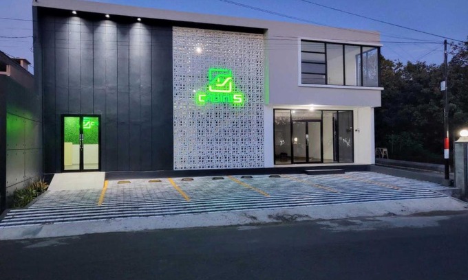 Blitar Hotel | Budget-Friendly Cabin15 - Syariah with Family Amenities