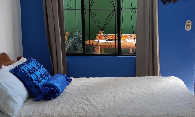 Quepos Apartment | Cozy Cabinas Chazu #2: Child-Friendly Stay with Breakfast