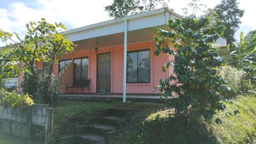 Rio Cuarto de Grecia Apartment | Family-Friendly Retreat at Cabinas Finca La Amistad