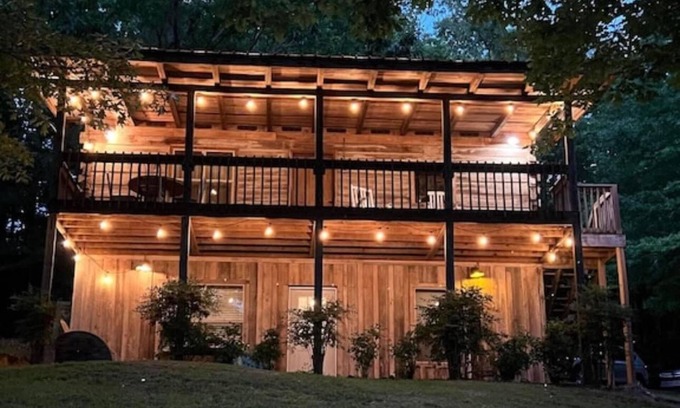 Cullman Cabin | Cozy Cabins A & B at Smith Lake, Alabama for Families