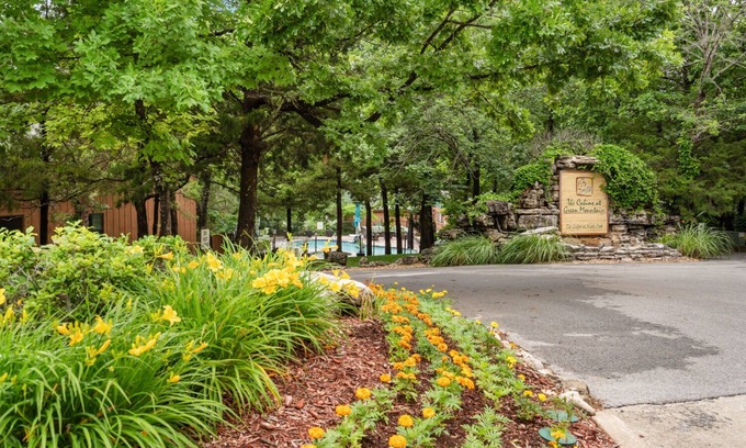 Branson Cabin | Relaxing Cabins at Green Mountain with Ocean Views & Spa