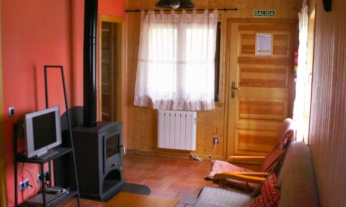 Villalba de la Sierra House | Explore Cabins Los Barrancos - Cozy Retreat with Spa
