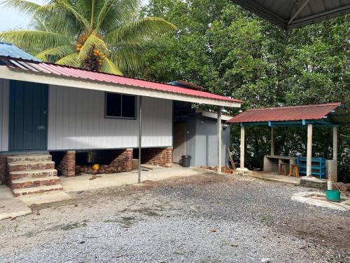 Bedung Other | Family-Friendly CabinStay Cikgu Sungai Batu Besi Retreat