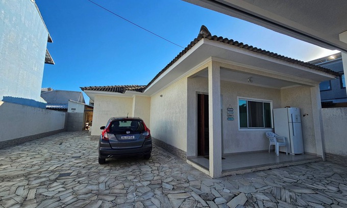 Cabo Frio House | Cabo Frio Beach House. 3 bedroom house, 1 suite, closet, swimming pool, barbecue