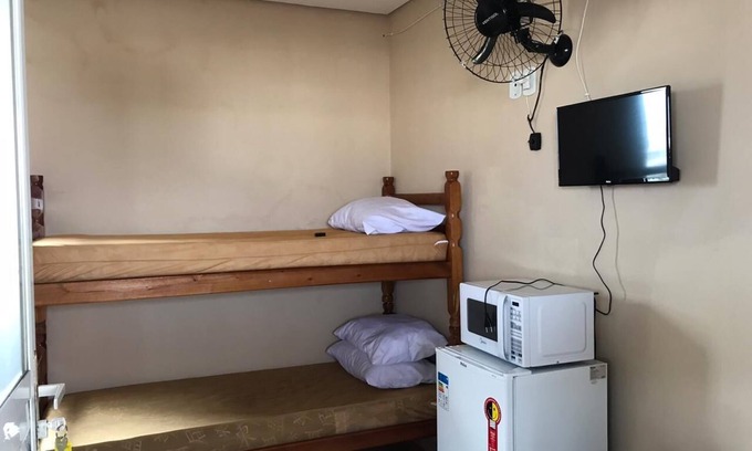 Jardim Caicara Apartment | Budget-Friendly Suite in Cabo Frio with Spa & Kitchen