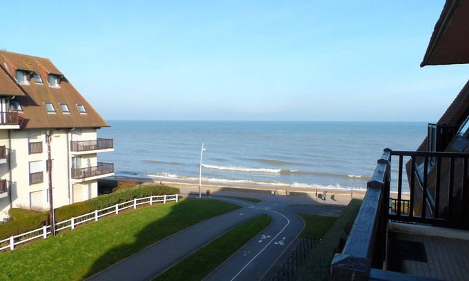 Cabourg Apartment | Elegant 1-Bedroom Apartment Cabourg with Oceanfront Views
