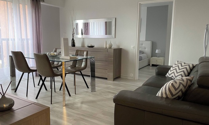 Cabourg Apartment | Seaside Getaway: Cabourg Appart with Beach Access & Views