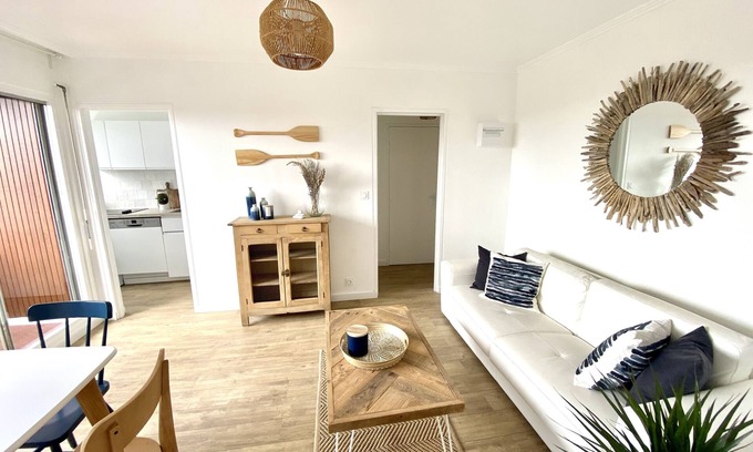 Cabourg Apartment | Beachfront Cabourg: Ocean View Rooms & Pet-Friendly Stays
