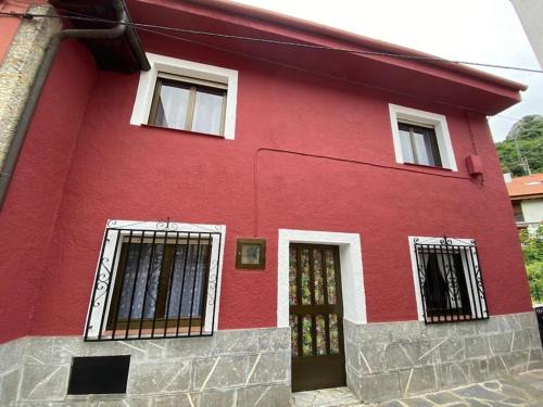Carrena House | Family-Friendly Cabrales236 with Garden in Carreña de Cabrales