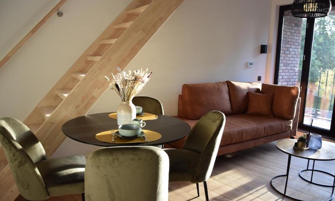 Zulte House | Guest Favorite: CaCeLe Raveelzicht with Hot Tub & Dining