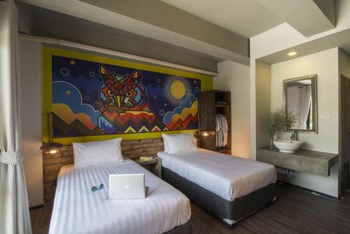 Thanon Phetchaburi Hotel | Family-Friendly Cacha Hotel: Great Reviews Await You