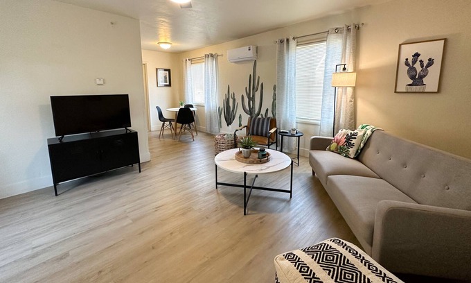 Escalon Cottage | Cactus Cottage spacious 1 bedroom 1 bathroom Pet Friendly