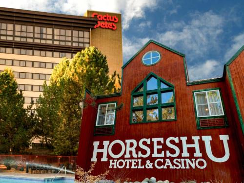 Jackpot Hotel | Cozy Retreat at Cactus Petes Resort & Horseshu Hotel