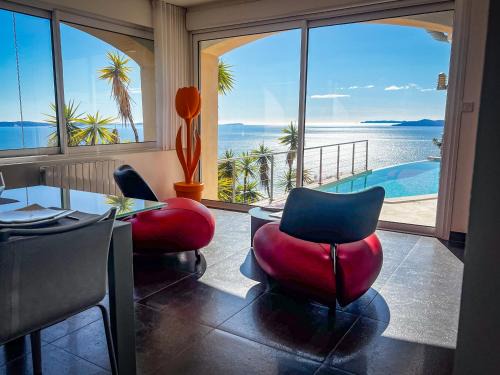 Le Rayol Villa | Elegant Cactus Villa: Pool, Ocean View & Game Room Retreat