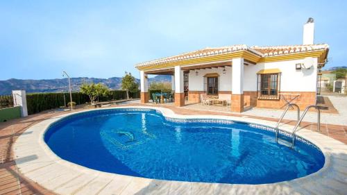 Almachar Villa | Relax at Cada Adrian Almachar with Private Pool & Family Fun