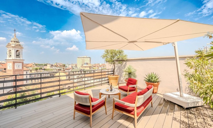 Porta Venezia Apartment | Discover Cadamosto Art Penthouse: Rooftop Retreat Awaits