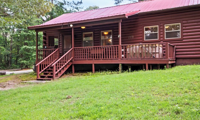 Bismarck Cabin | Unwind at Remember When Cabins with Ocean & Lake Views