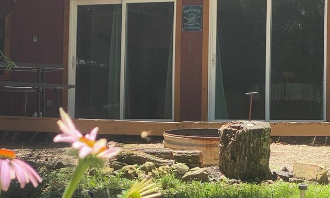 Caddo Gap Cabin | Idyllic Bungalow with River Access - Rated 10/10 by Guests