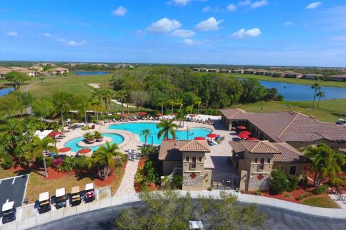 Braden River House | Scenic Caddy's Corner: Golf Course Views in River Strand