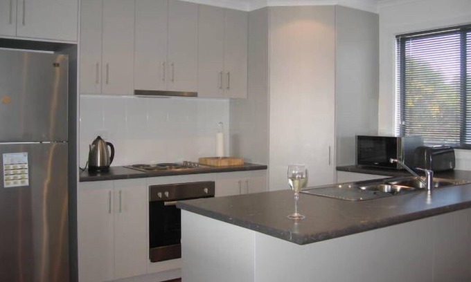 Goolwa Beach House | Guest Rated 9.8: Caddy Shack Goolwa Beach with Spa & Pool