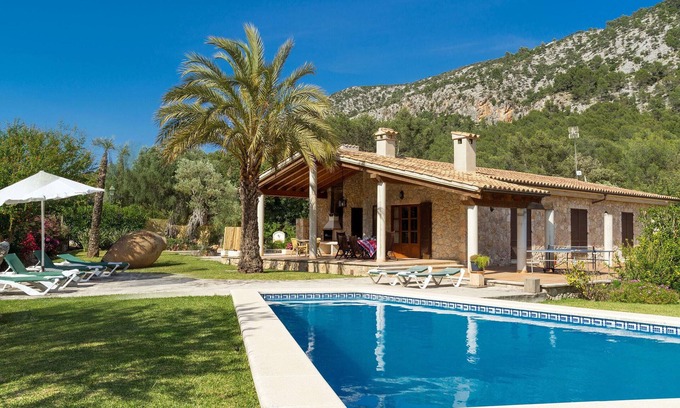 Crestatx Villa | CADELL PETIT: 10/10 Rated Retreat Near Pollensa
