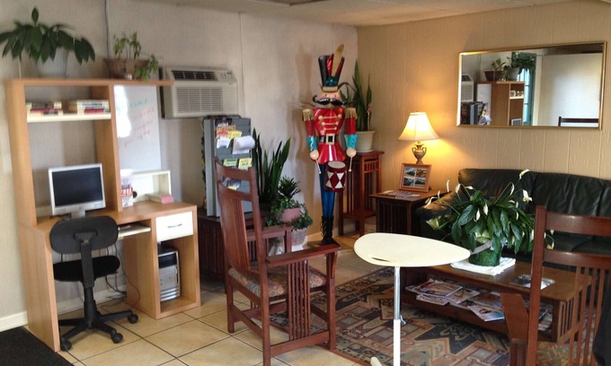 Coldwater Hotel | Comfortable Stay at Cadet Motor Inn with Breakfast Included