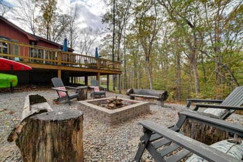 Cadiz House | Relaxing Cadiz Home with Ocean View, Steps from Lake Barkley
