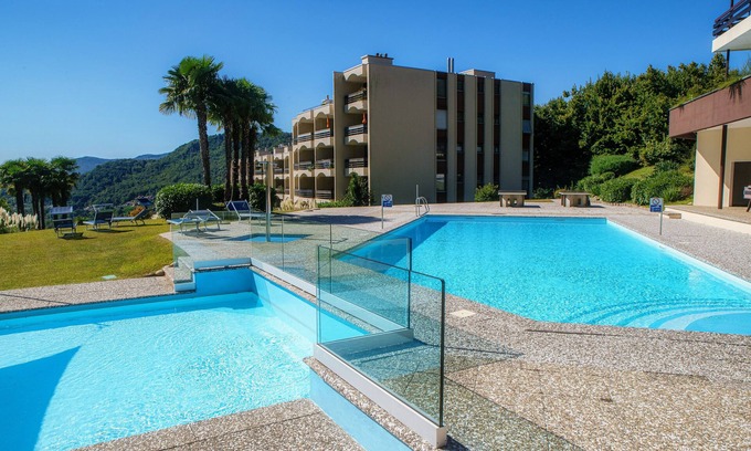 Cadro Apartment | Relax at Cadro Garden with Spa, Breakfast & Family-Friendly Amenities