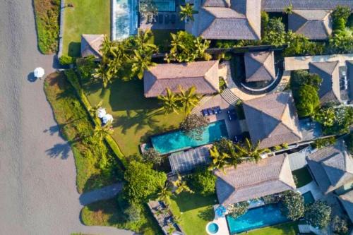 Munggu Villa | Beachfront 6 BR Villa with Private Pool and Ocean Views
