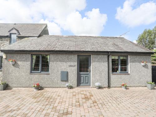 Gaerwen House | Pet-Friendly Cae Ffynnon: A Perfect Family Retreat