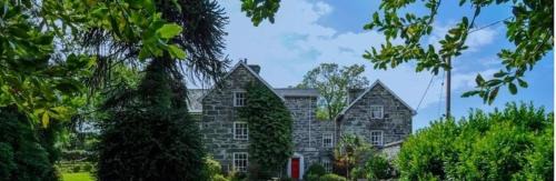 Llanbedr House | Discover Cae Nest Hall: Child-Friendly & Guest Rated 10/10