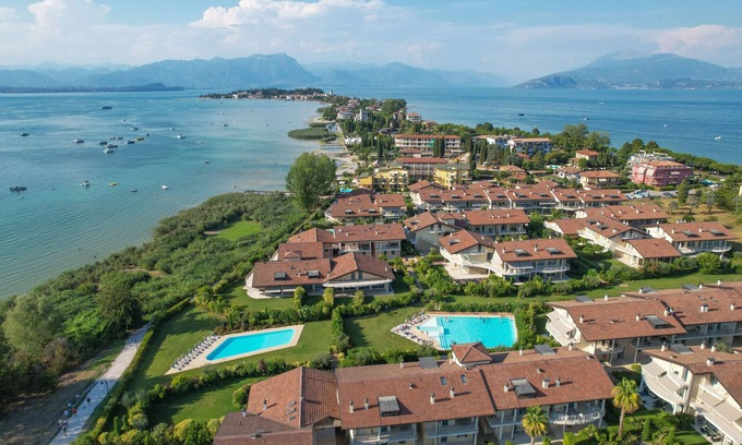 Colombare Apartment | Oceanfront Retreat at Caesar Sirmione Luxury Apartment