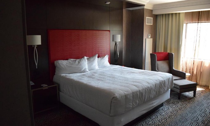 Bridgeport Hotel | Explore Caesars Southern Indiana: Pet-Friendly Getaway