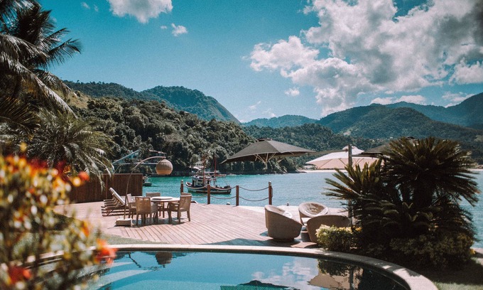 Caetes House | Experience Comfort at CAETÉS HOUSE with Private Pool