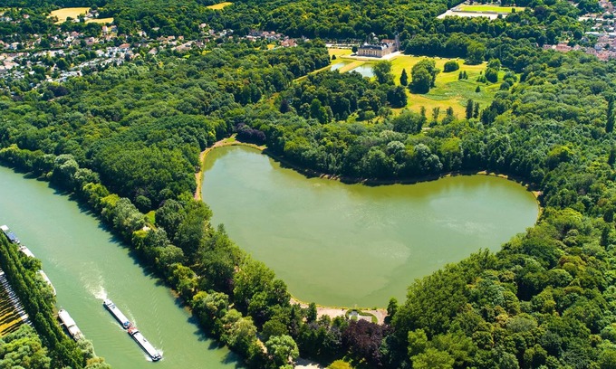 Mery-sur-Oise Hotel | Cozy Stay at Café de la Gare with Breakfast Included